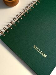 Lüks Parlak Yeşil Defter – Spiralli & Kişiselleştirilebilir Hediye