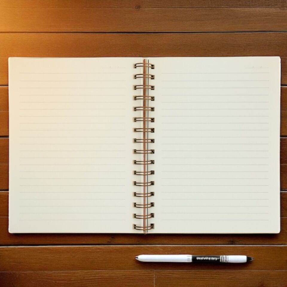 A5 Premium Defter | Lacivert Keten Sert Kapak | Çizgili Ivory Kağıt, Bakır Spiralli
